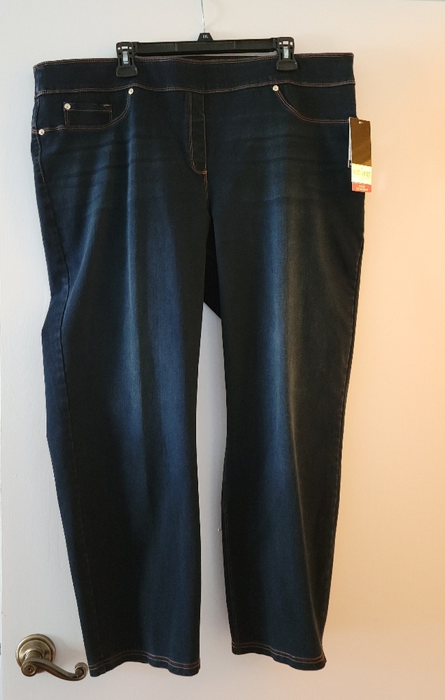 NWT Investments Slim Straight 2x Short Jean